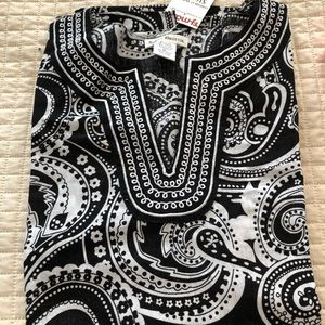 NWT black and white tunic top.